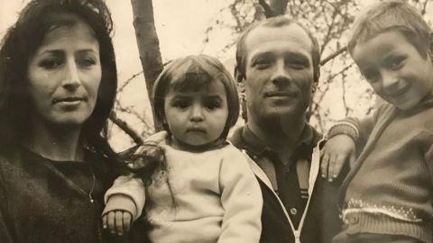 Чудесная семья: Илона Гвоздева восхитила фанатов трогательными снимками с мамой