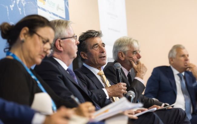 Украине необходимо предоставить оборонительное оружие,  - Расмуссен