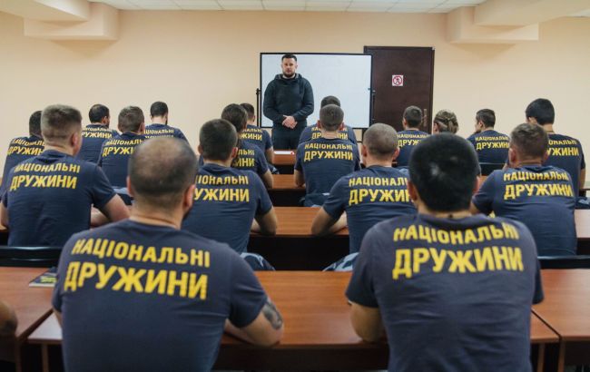 "Нацкорпус" звинувачує суд в саботажі розгляду позову Білецького по проспекту Жукова