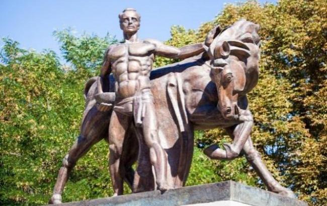 Во Львове установили единственный в Украине памятник ветеринару