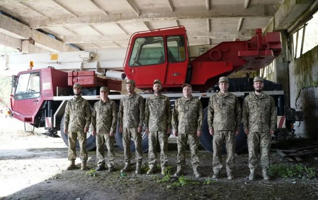Для евакуації та ремонту техніки: 157 ОМБр отримала нову допомогу від "Сталевого фронту"