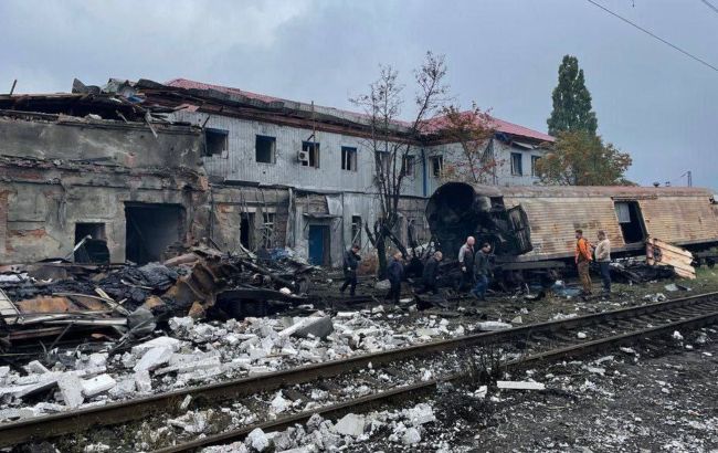 Росія знищила вагони з тілами своїх військових, вдаривши по вокзалу в Харкові