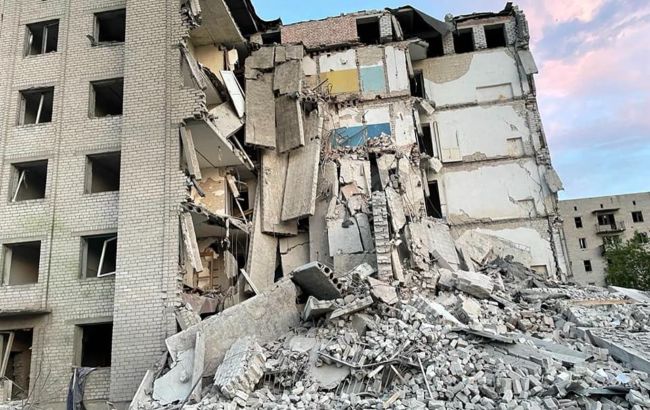 Ракетний удар по п’ятиповерхівці в Часовому Яру: кількість жертв зросла