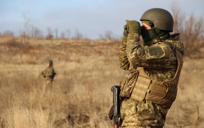 На Донбассе от минометного обстрела пострадал военный
