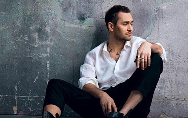 Знаменитый холостяк Рожден Ануси кардинально сменил имидж