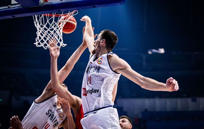 Страх и отвращение в Маниле. Форвард сборной Сербии потерял почку на баскетбольном ЧМ-2023