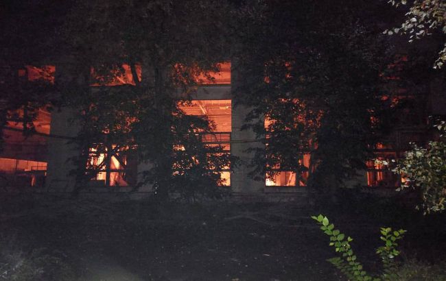 Росіяни вночі вдарили по Харкову з С-300. Горіло підприємство