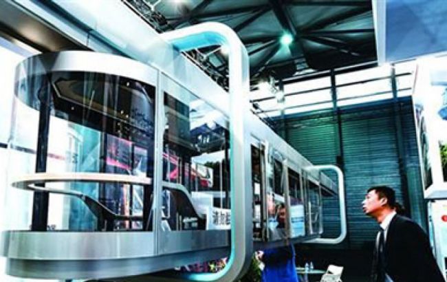 В Шанхае представили воздушный поезд из стекла