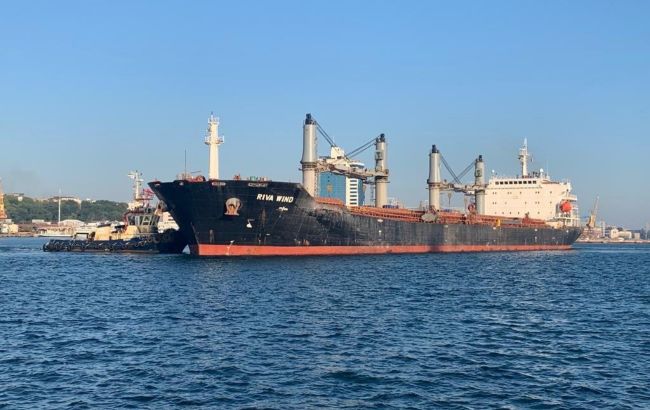 Другий караван суден із зерном вийшов із портів Одеси (відео)