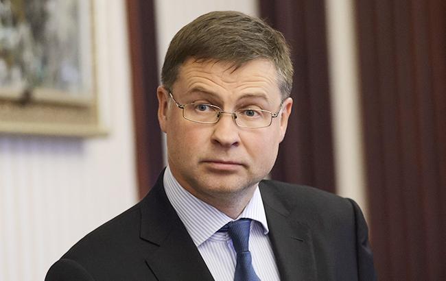 Віце-президент Єврокомісії привітав Україну з прийняттям закону про антикорупційний суд