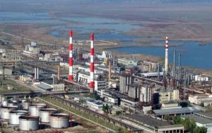 Пермський НПЗ зупинив переробку нафти після атаки дрона, - Reuters