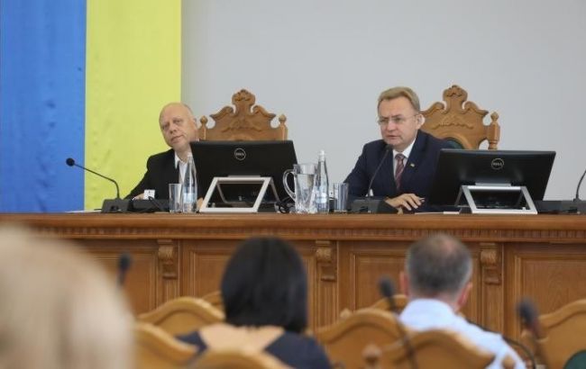 Горсовет Львова выступил против "формулы Штайнмайера"