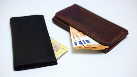 Грошові перекази в Україну скоротилися після початку кризи