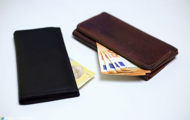 Денежные переводы в Украину вернулись на уровень прошлого года