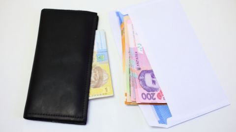 Три четверти украинцев начали экономить в ожидании кризиса