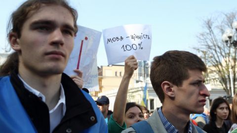 Українці розділилися в питанні російськомовних шкіл