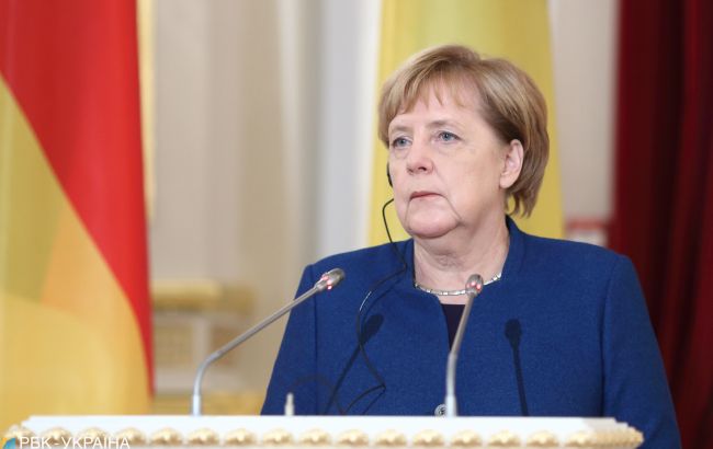 Меркель допустила відмову США від світового лідерства
