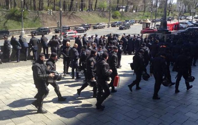 В урядовому кварталі громадський порядок забезпечують близько 1,5 тис. осіб, - МВС