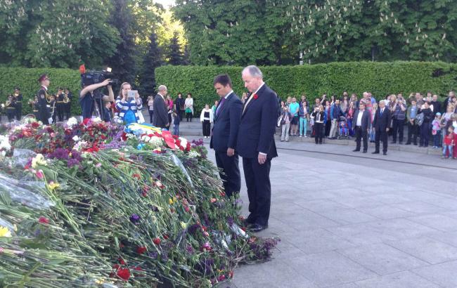 Глави МЗС України і Канади вшанували пам'ять жертв Другої світової війни та голодоморів в Україні