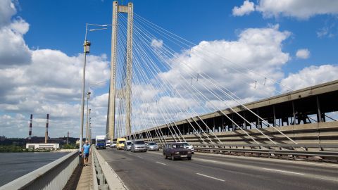 У Києві на Північному мосту обмежать рух транспорту: названо дату