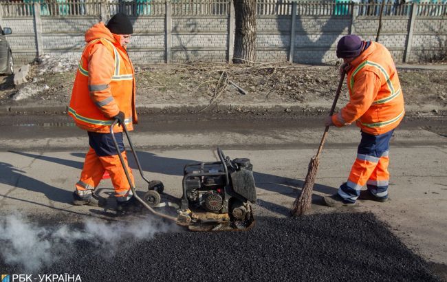 У Києві закривають на ремонт пішохідний міст