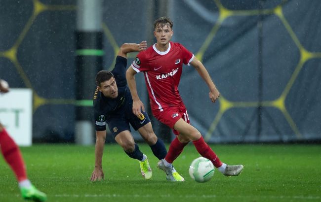 "Днепр-1" минимально уступил АЗ на старте Лиги конференций