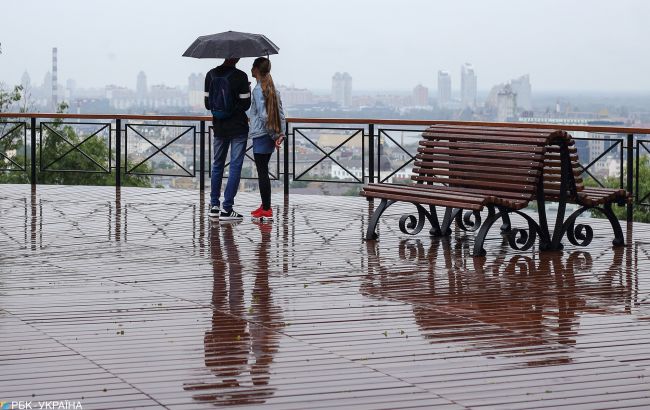 Україну знову заллють дощі з грозами: прогноз погоди на сьогодні