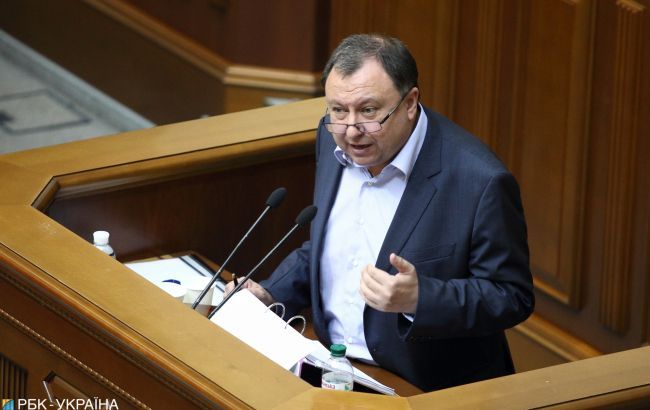 В "языковом законе" отсрочено действие нормы, касающейся телевидения и СМИ