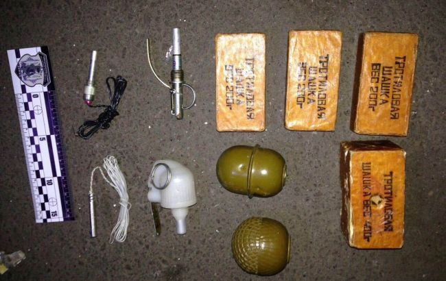 В Житомирской области задержали военного, торговавшего оружием и боеприпасами