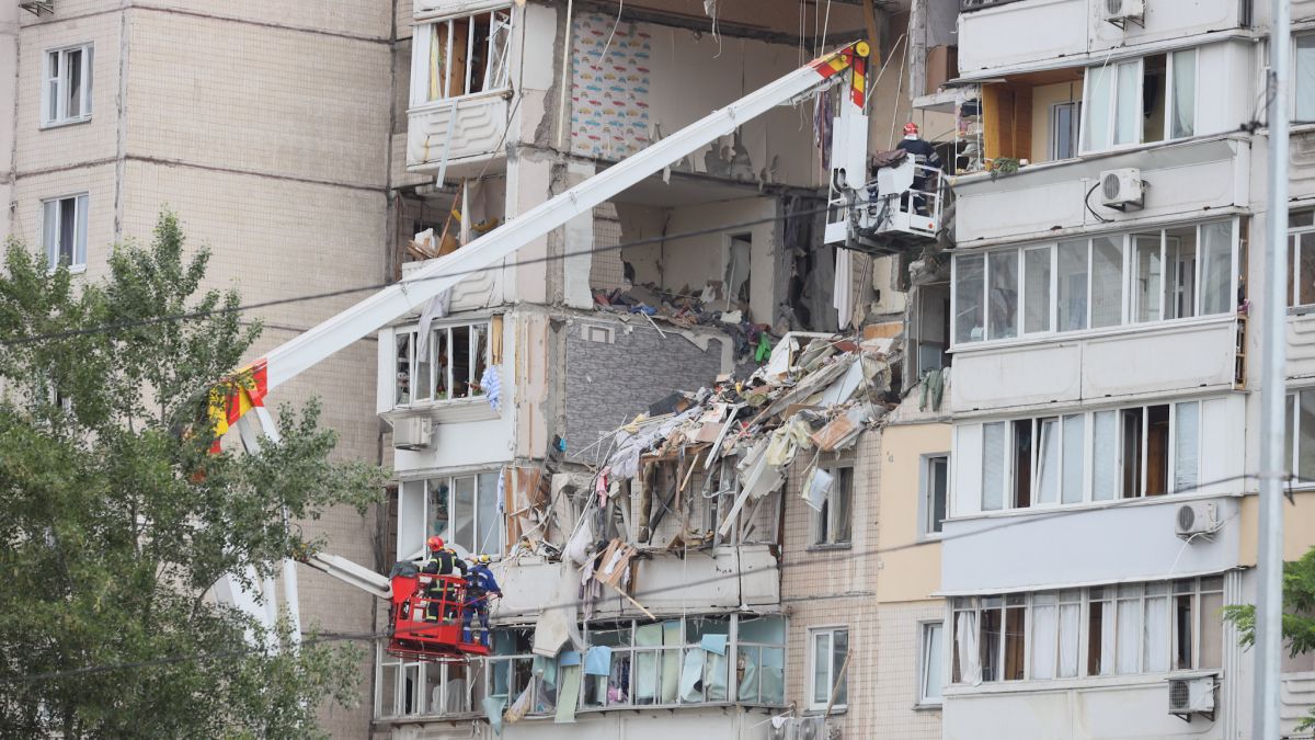 Под завалами дома на Позняках нашли еще одно тело