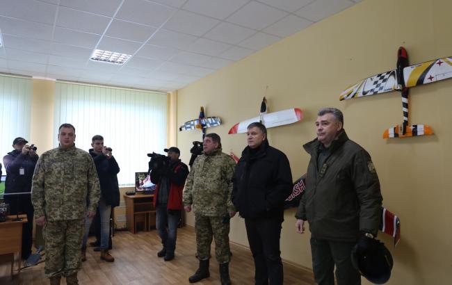 Аваков вручив прикордонникам сертифікати на безпілотні комплекси