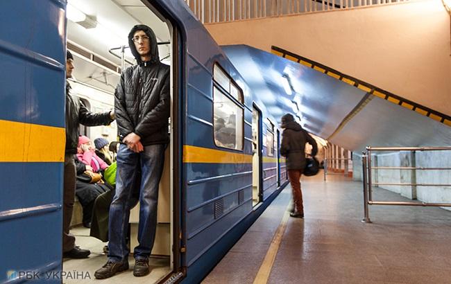 В Киеве временно перекроют входы на трех станциях метро