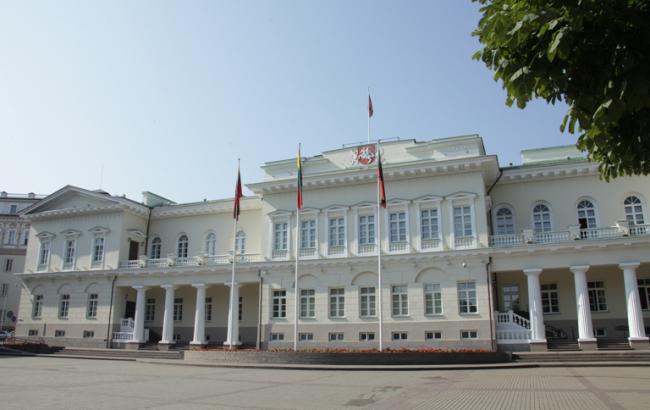 У Литві в президентський палац надійшла підозріла посилка
