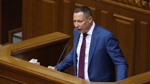 Шевченко пояснил отказ НБУ сдерживать падение гривны