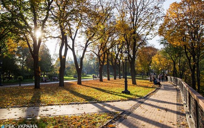 Теплый октябрь: живописные осенние фото Киева