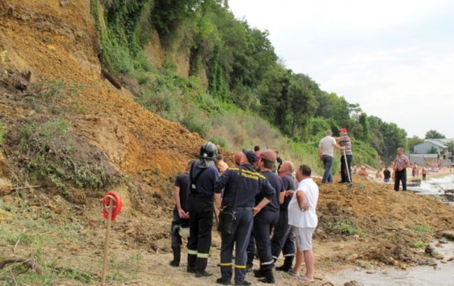 Оползень в Одессе: спасатели возобновили поисковые работы
