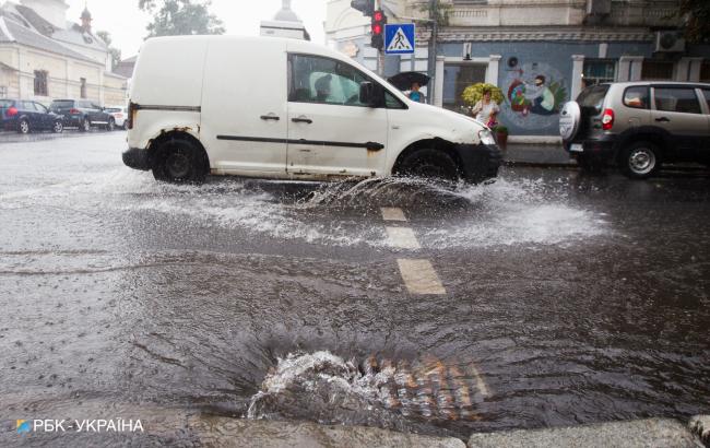 Венеція по-київськи: українці шоковані наслідками потужної зливи (фото, відео)
