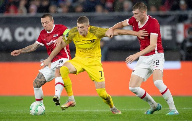 "Днепр-1" уступил АЗ на выезде и сыграет в 1/16 финала Лиги конференций