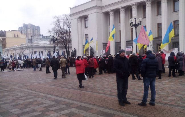 Мітингувальники під Радою розходяться