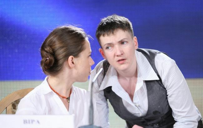 "Журналистское садомазо": сестры Савченко откровенно хамят представителям СМИ