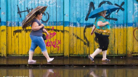 Можливі грози та шквали: синоптик розповіла, де буде погана погода