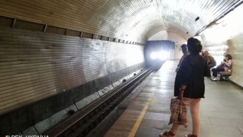Сбой в работе метро Киева произошел из-за пожара
