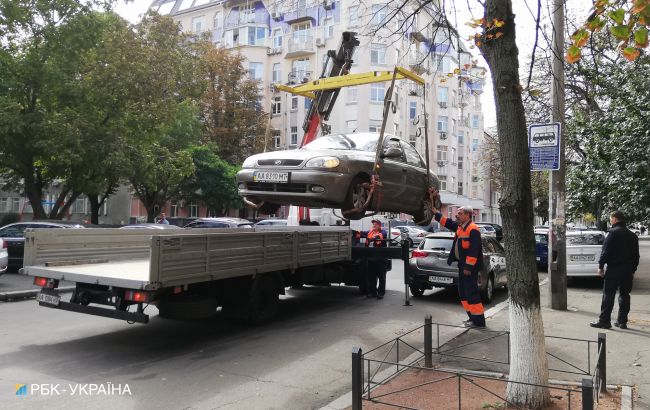 В Україні пропонують заборонити евакуацію автомобілів під час війни