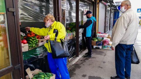 У Києві відкрилися більше 30 продовольчих ринків