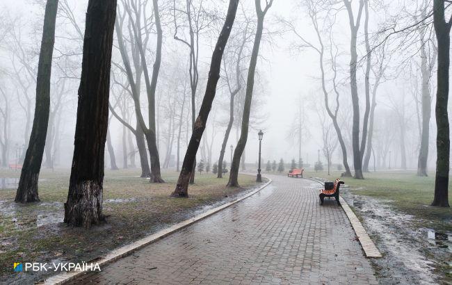 Туман, ожеледиця та мокрий сніг: прогноз погоди в Україні на сьогодні
