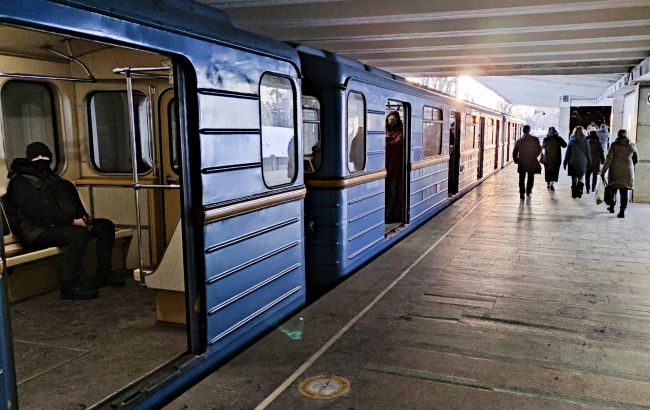 Киевский метрополитен предупредил о закрытии одного из вестибюлей станции "Позняки"