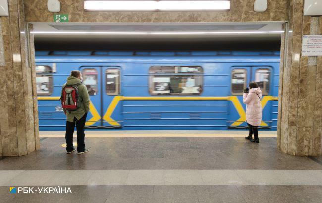 В метро Киева возникла небывалая давка после окончания локдауна (фото)