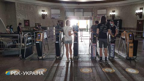 Школярі у Києві будуть під час канікул платити за проїзд, але дешевше