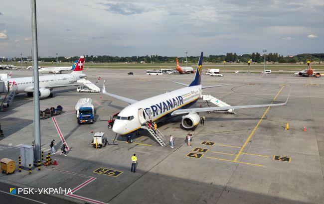 Ryanair скасував рейси 7 напрямків з України до березня