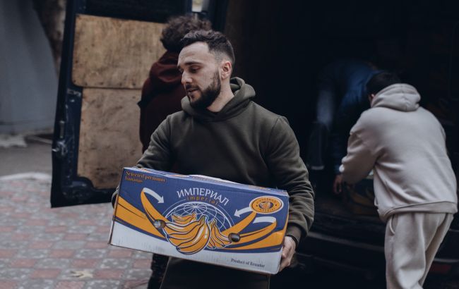 Известный блогер Александр Залиско передал гуманитарную помощь жителям Херсона